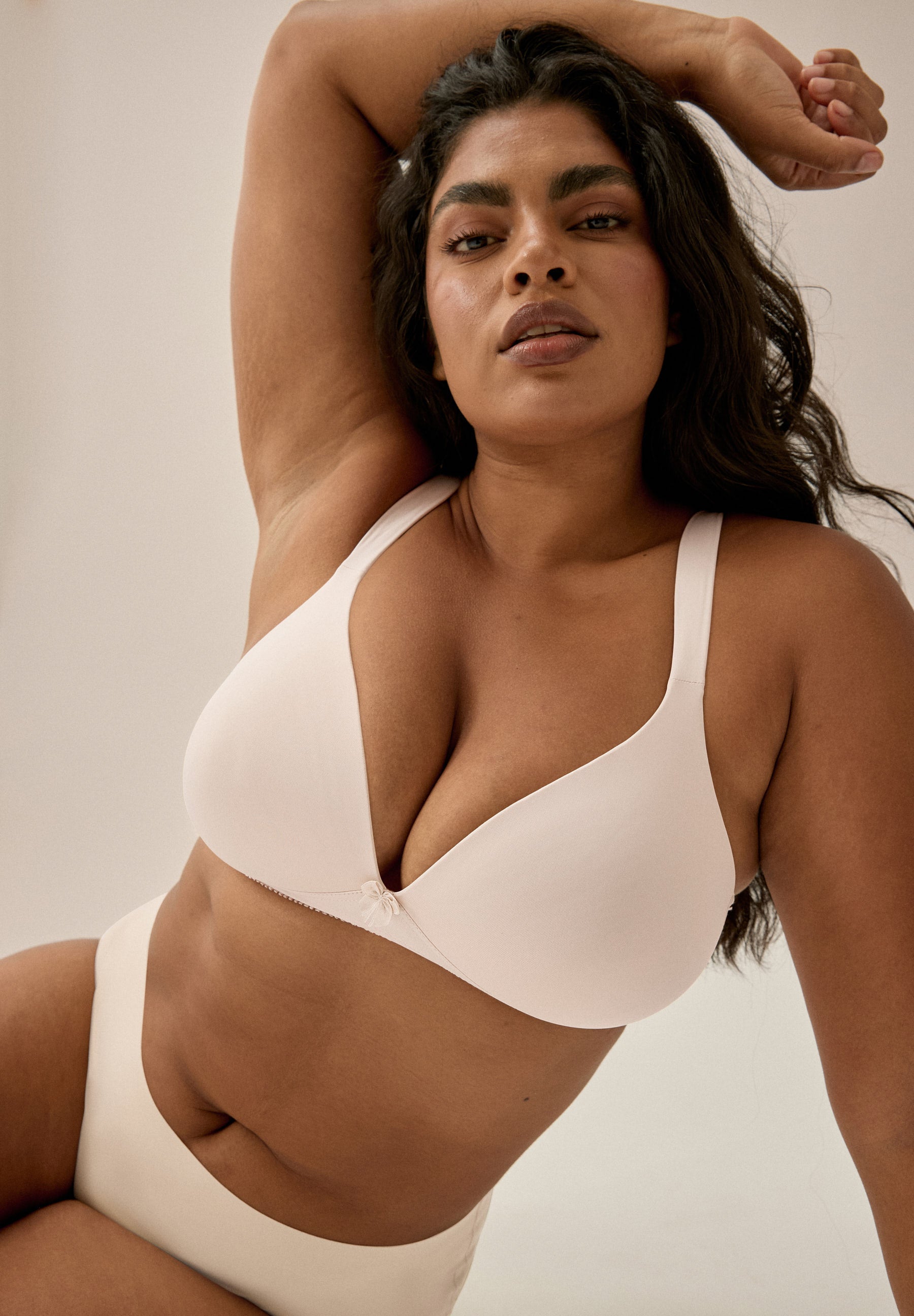 REGGISENO VELVET MORBIDO CON COPPE E SPALLINE ANTISCIVOLO